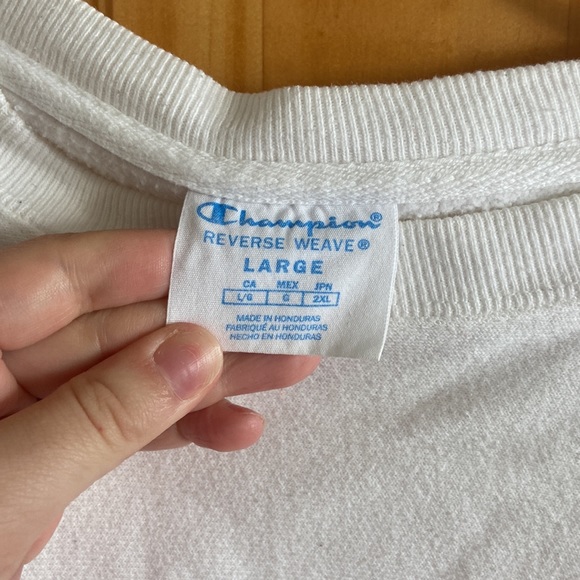 Huge champion crewneck - Picture 2 of 3